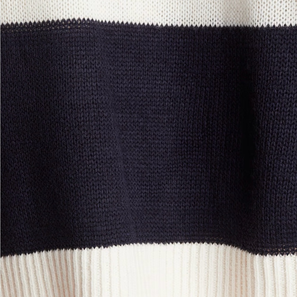 H&M Striped Navy Blue and cream Women's Sweater
Brand New
Size L - Picture 3 of 3